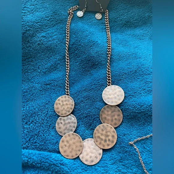 NEW Bundle of 5 copper Paparazzi pieces. - Picture 5 of 6